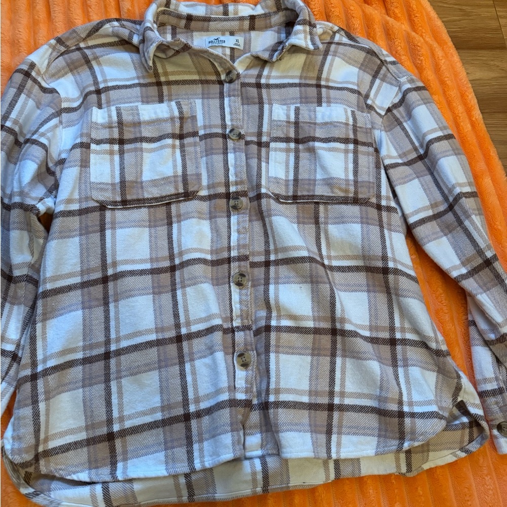 Hollister Flannel Shirt in Tan and White